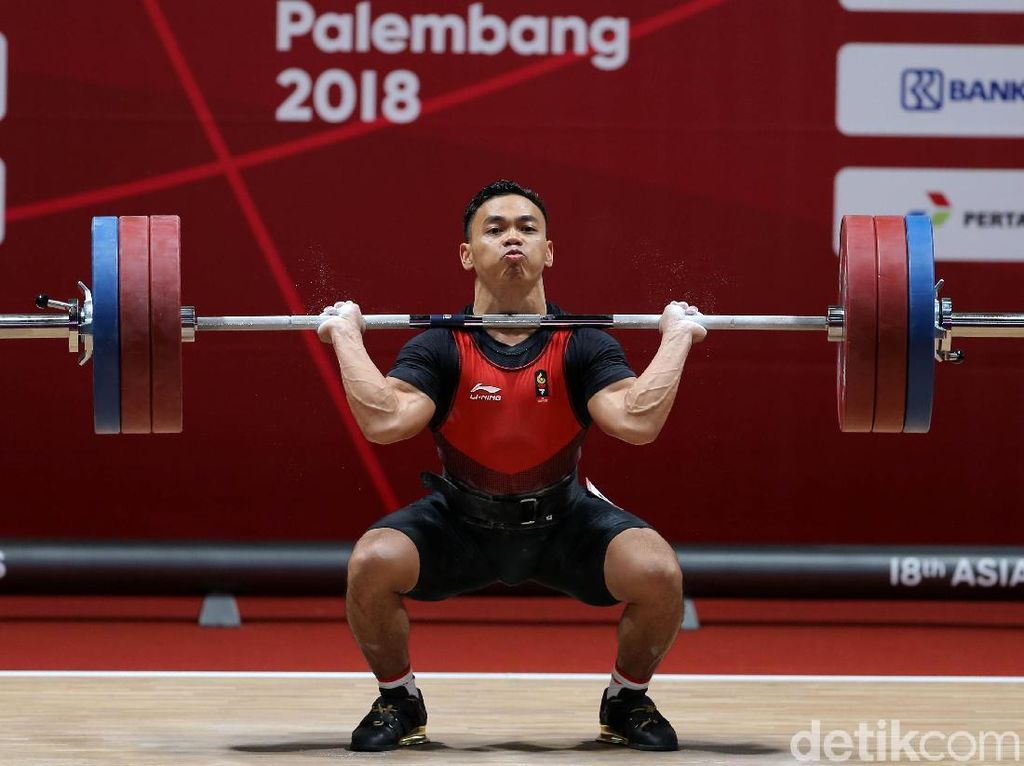 Eko Yuli Raih Emas di Piala Dunia Angkat Besi Eko Yuli Raih Emas di Piala Dunia Angkat Besi