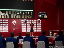 Jokowi Tonton Langsung Aksi Eko Yuli Angkat Besi di Asian Games