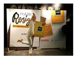 Laku Keras, Novel Resign! Segera Diadaptasi ke Layar Lebar