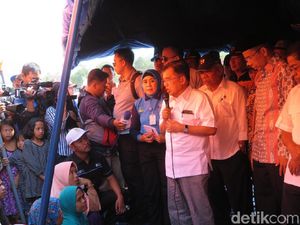 Kunjungi Korban Gempa NTB, JK Janji Bangunkan Sekolah dan Rumah