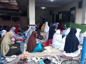 Sebagian Umat Islam di Magelang Salat Ied Hari Ini