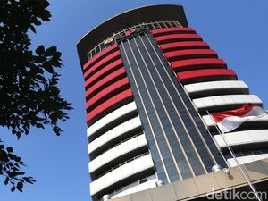 Kasus Century Diminta Dibuka Lagi Lewat Praperadilan Kasus Century Diminta Dibuka Lagi Lewat Praperadilan