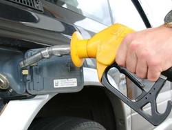 Menebak Kapan Harga BBM Turun