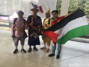 Heboh Suporter Thailand di Istora GBK