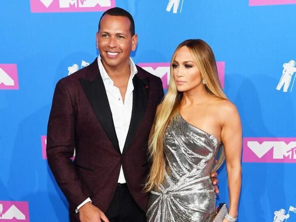 Foto Kocak Tapi Romantis, Saat Alex Rodriguez Jadi Pacar Instagram J-Lo