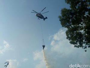 Lahan Dekat Wisma Atlet Jakabaring Terbakar, 4 Heli Dikerahkan