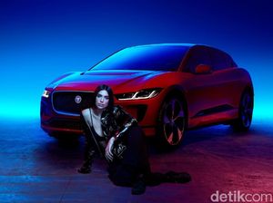 Kerennya Mobil Listrik Pertama Dua Lipa