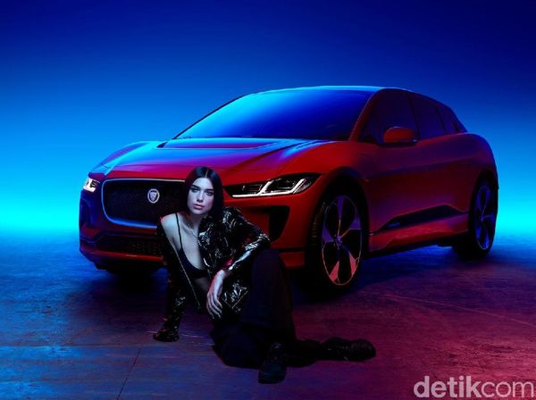 Kerennya Mobil Listrik Pertama Dua Lipa