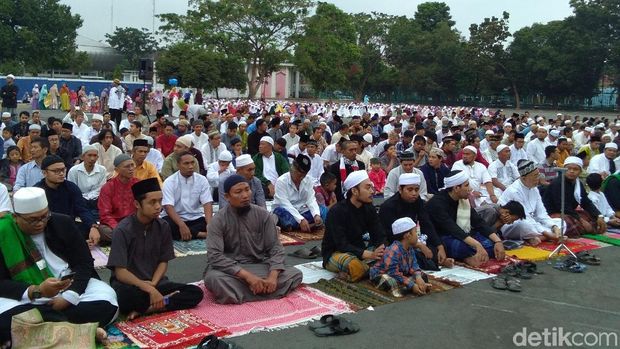 Ribuan Warga Salat Idul Adha di Parkiran Mandala Krida Yogya