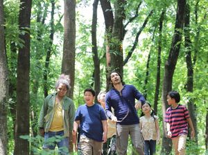 Petualangan Menangkap Petir, Dunia Anak-anak dan Impian yang Tertunda