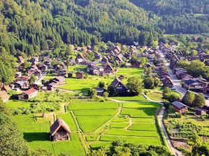 Ini Destinasi Domestik & Internasional Favorit Turis Indonesia