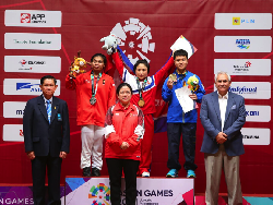 Dukung Asian Games, Menko PMK Ikut Serahkan Medali ke Atlet