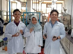 3 Mahasiswa ITS Hasilkan Bioavtur Berkatalisator Abu Sekam Padi