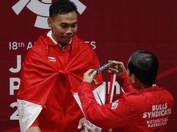 Standing Applause dan Jempol Jokowi untuk Aksi Eko Yuli