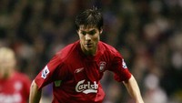 GBP 10,7 juta bukan harga yang murah saat Liverpool mendatangkan gelandang yang kurang dikenal dari Real Sociedad pada 2004. Namun, setahun berikutnya Xabi Alonso tampil jauh melebihi banderolnya. Alonso membawa Liverpool menjuarai Liga Champions 2005 dan maju ke final dua tahun kemudian sebelum hengkang ke Real Madrid. (Foto: Clive Brunskill/Getty Images)