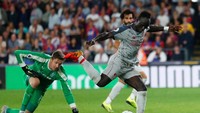 Gol kedua Liverpool yang dicetak Sadio Mane juga berawal dari umpan Mohamed Salah dalam sebuah serangan balik. Ini adalah gol ketiga Mane musim ini. (Eddie Keogh/REUTERS)
