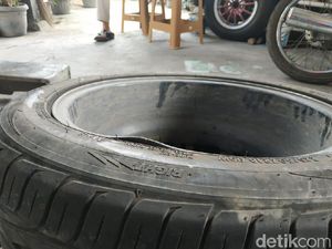Cuma Ratusan Ribu, Pelek Retak Disulap Jadi Mulus Lagi Cuma Ratusan Ribu, Pelek Retak Disulap Jadi Mulus Lagi