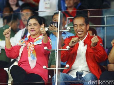 Jokowi Joget Dayung di Final Badminton Asian Games