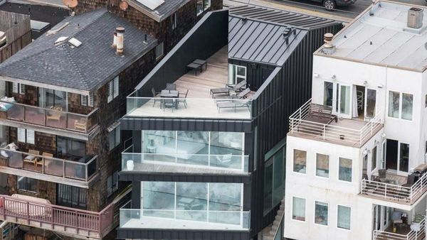 Rumah Berdesain Aneh Ini Dijual Rp 82 Miliar