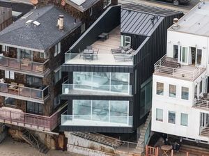 Rumah Berdesain Aneh Ini Dijual Rp 82 Miliar