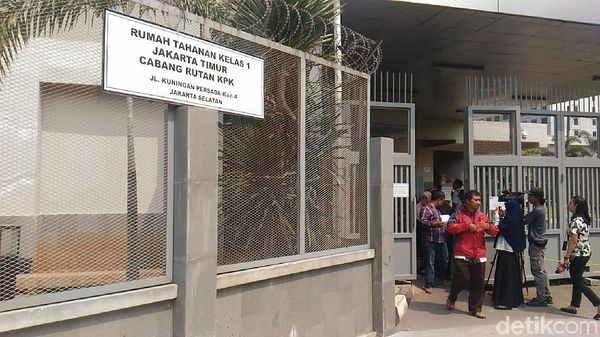 Potret Rutan KPK Dipenuhi Keluarga Besuk Tahanan