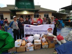 JNE Kirim Ratusan Ton Bantuan Masyarakat untuk Korban Gempa Lombok