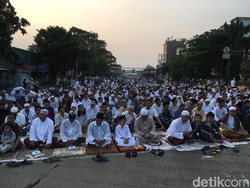 Khatib Salat Id di Monumen Perjuangan Ajak Warga Lawan Hoax