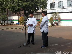 Usai Salat Id, Kapolri dan Wakapolri Baru Serahkan Hewan Kurban