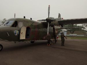 Pesawat Hercules Disiapkan untuk Hujan Buatan di Riau Pesawat Hercules Disiapkan untuk Hujan Buatan di Riau