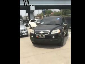 Pria Sipil Arogan Pukul Bocah di Tol Berujung Tahanan Pria Sipil Arogan Pukul Bocah di Tol Berujung Tahanan
