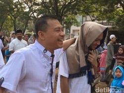 Azriel Hermansyah Tegang saat Potong Kambing Kurban