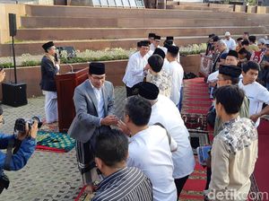Salat Id di Alun-alun Cicendo, Ridwan Kamil Pamitan Pada Warga