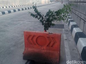 Foto: Tutup Gorong-gorong Underpass Mampang Hilang Ketiga Kalinya