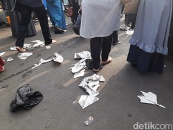 Jemaah Salat Id Keluhkan Kurangnya Tempat Sampah di Istiqlal