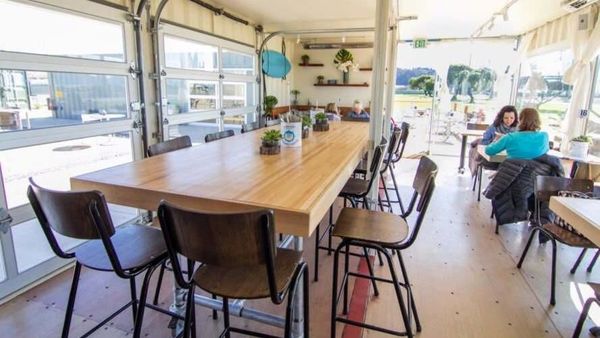 Saat Kontainer Barang Disulap Jadi Restoran Fancy