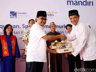 Mandiri Sumbang Hewan Kurban Untuk Korban Gempa NTB