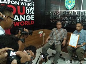Buntut Pawai TK Bercadar dan Bersenjata, Kepsek Dicopot Buntut Pawai TK Bercadar dan Bersenjata, Kepsek Dicopot