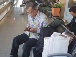 Viral Cerita Kesederhanaan Haedar Nashir Naik Kereta Api ke DIY