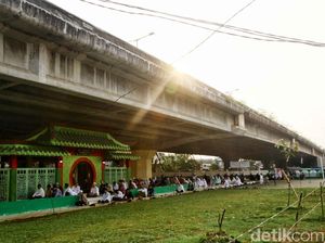 Mengintip Pelaksanaan Salat Idul Adha di Masjid Babah Alun