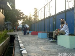 Parit Venue Tenis di Jakabaring Bau, Volunter Bertugas Pakai Masker