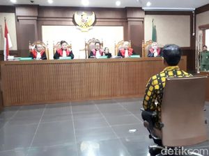 Zumi Zola Pakai Duit Gratifikasi Bantu Calon PAN di Muaro Jambi Zumi Zola Pakai Duit Gratifikasi Bantu Calon PAN di Muaro Jambi