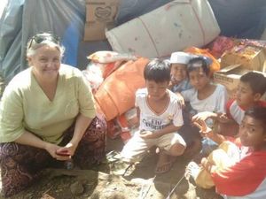 Relawan Australia Bantu Korban Gempa Lombok Meski Sama-sama Kesusahan