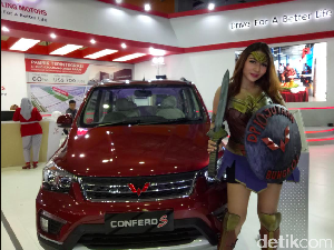 Ada Wonder Woman Beraksi di GIIAS Makassar
