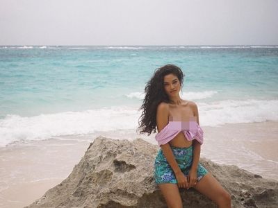 Pantai dan Cantiknya Model Victorias Secret, Shanina Shaik