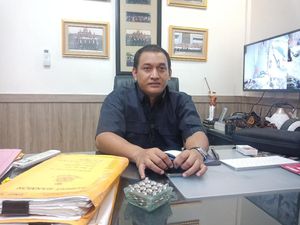 Bocah SMP Dipukul Pria Arogan di Tol, Polisi Cek CCTV Bocah SMP Dipukul Pria Arogan di Tol, Polisi Cek CCTV