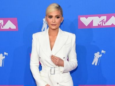 Foto: Seksinya Kylie Jenner Pakai Gaun Mini Seharga Rp 94 Juta
