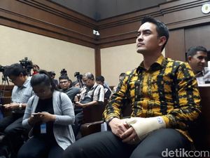 Gratifikasi Zumi Juga Dibelikan Hewan Kurban dan Buka Puasa Gratifikasi Zumi Juga Dibelikan Hewan Kurban dan Buka Puasa