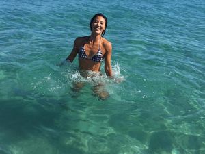 Gaya Liburan Atlet Voli Pantai Imut Jepang, Akiko Hasegawa