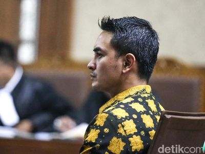 Zumi Zola Jalani Sidang Perdana