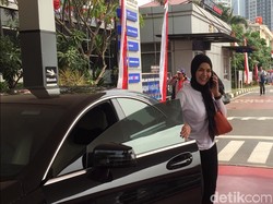 Nikita Mirzani Beli Mobil Miliaran Buat Pembuktian, untuk Apa Tuh?